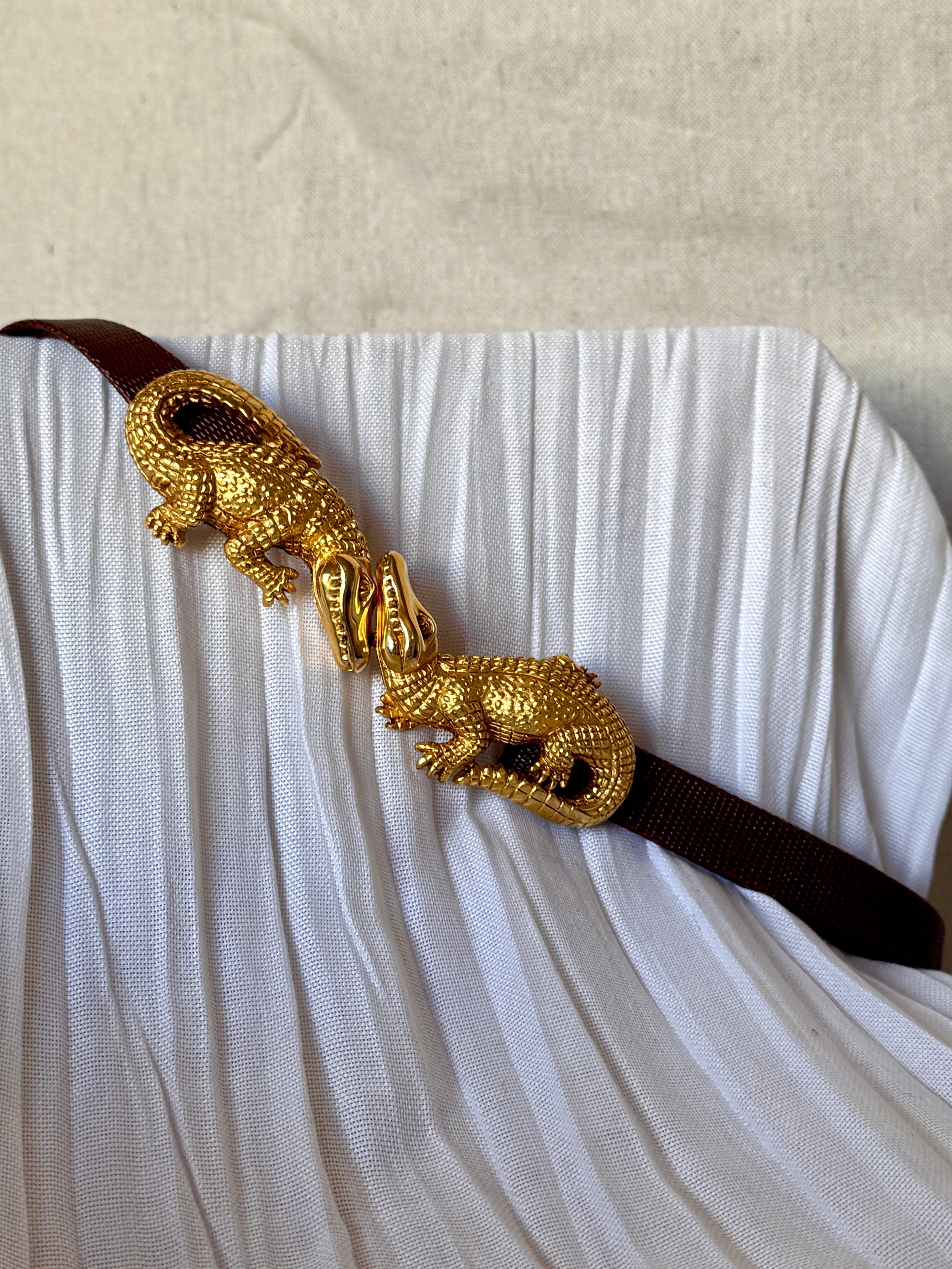 90s Gold Doreen Ryan Alligator Clasp Belt