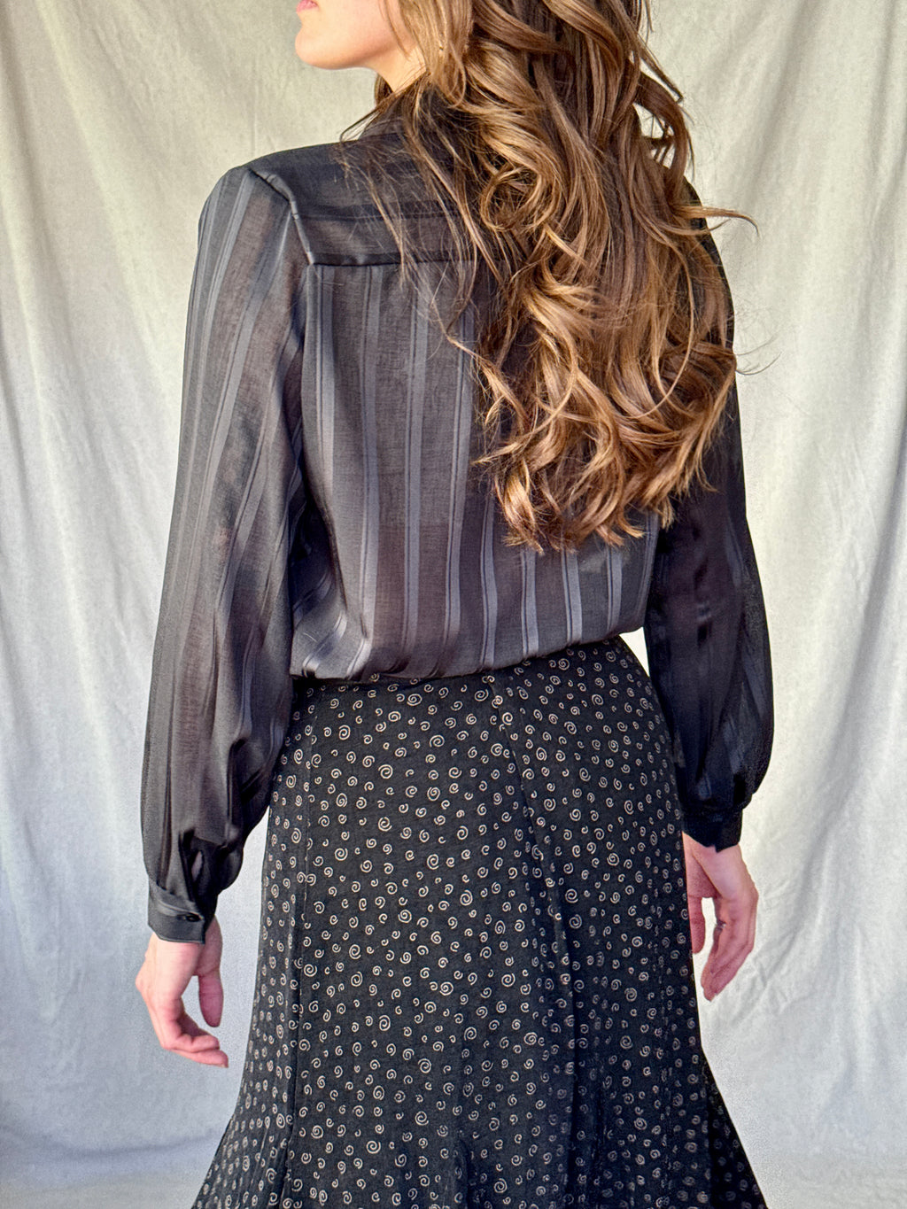 90s Black Swirl Print Midi Skirt