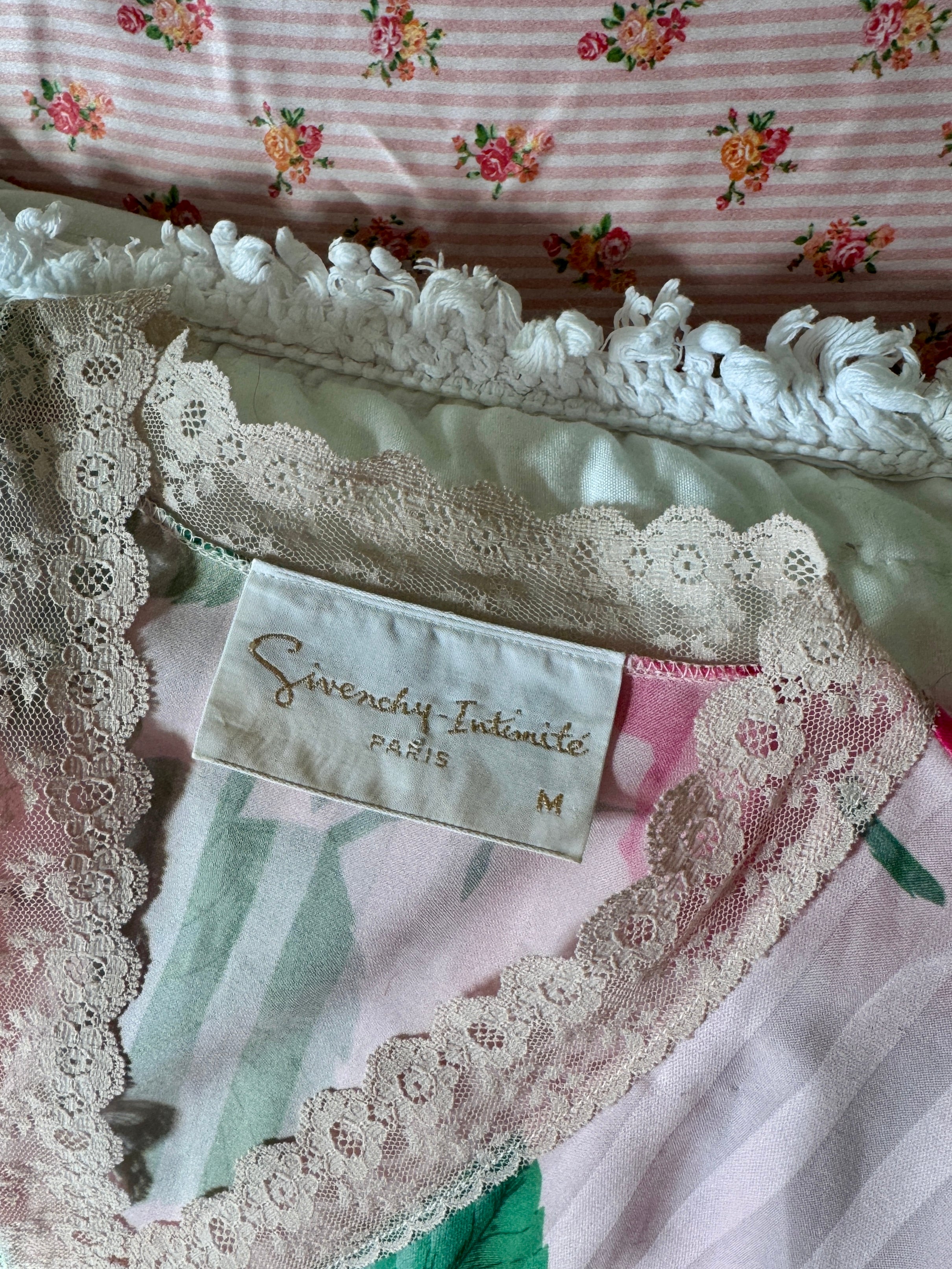 80s Baby Pink Floral Print Lace Trim Givenchy Robe (Made in USA)