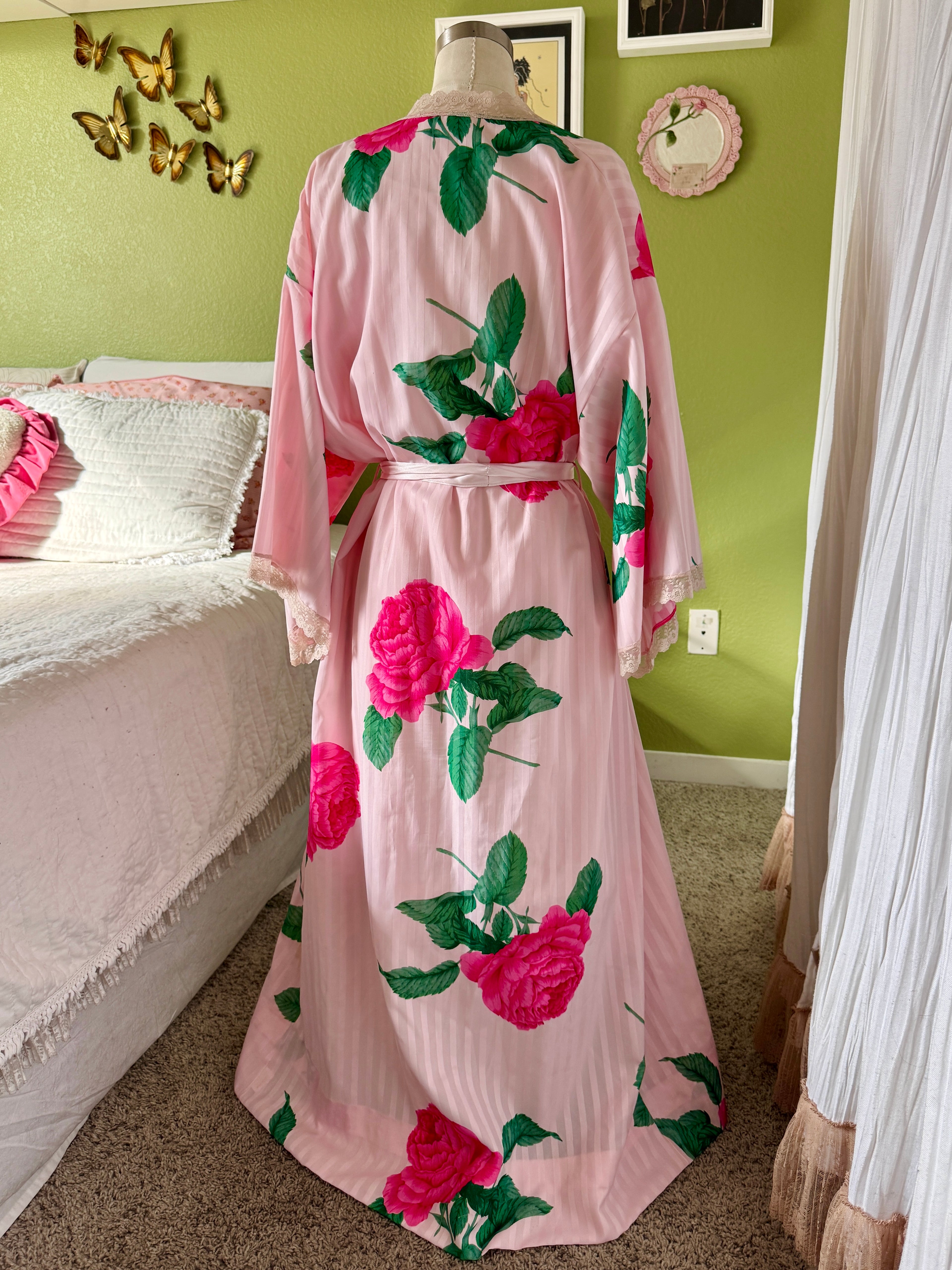 80s Baby Pink Floral Print Lace Trim Givenchy Robe (Made in USA)