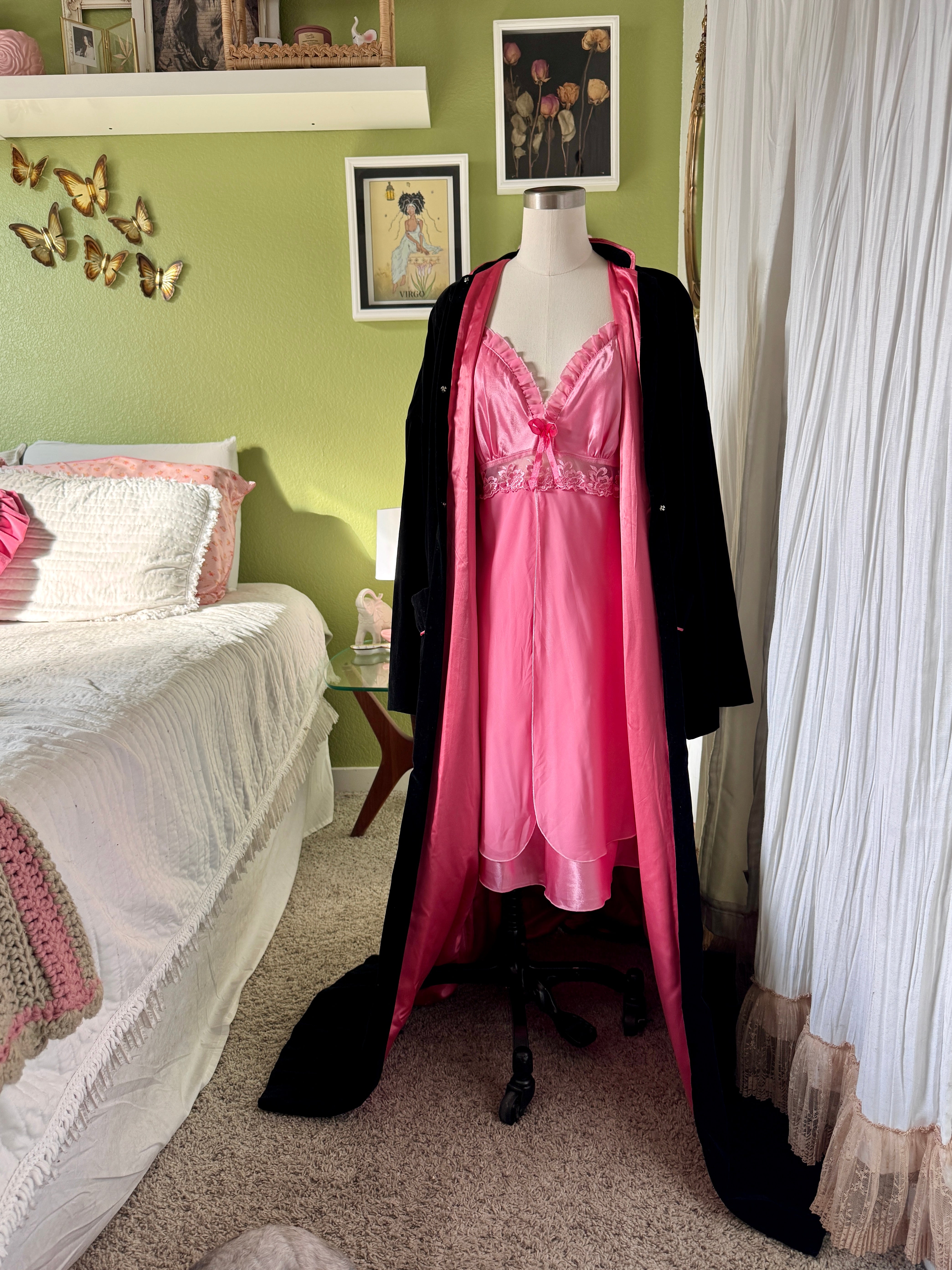 50s Black Velvet Pink Lined Smoking Jacket Duster Coat – Soapbox