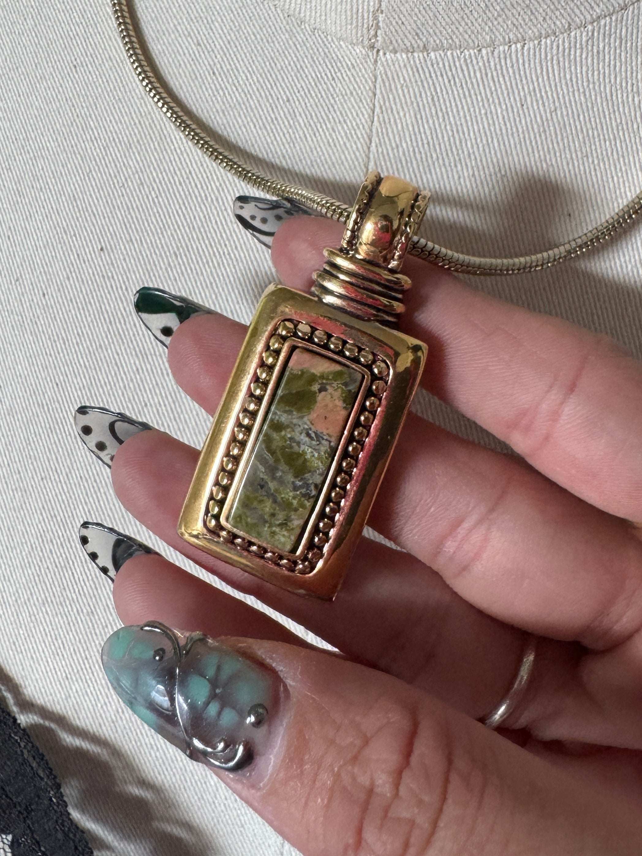 80s Gold Chain & Set Stone Pendant Necklace