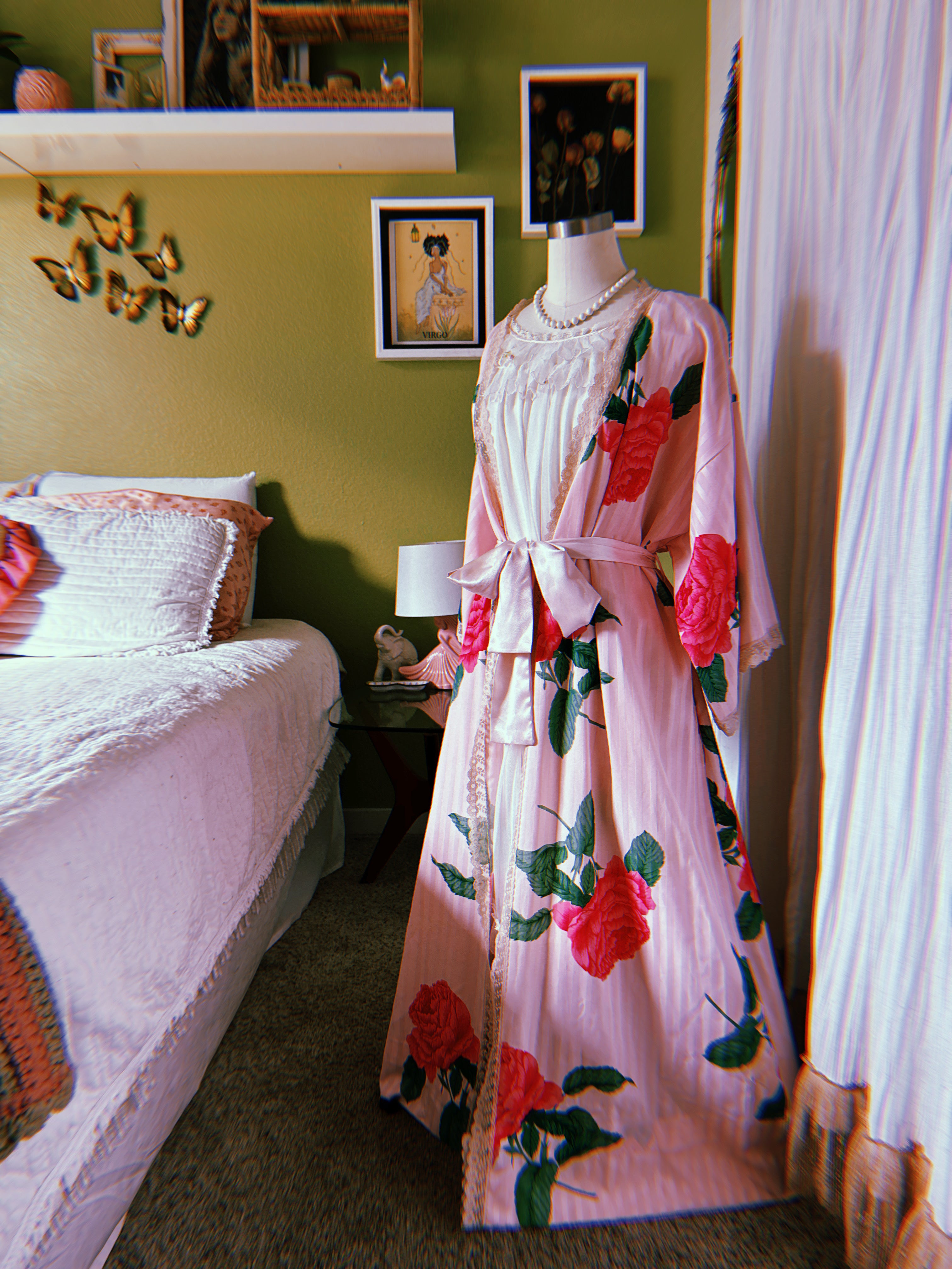 80s Baby Pink Floral Print Lace Trim Givenchy Robe (Made in USA)