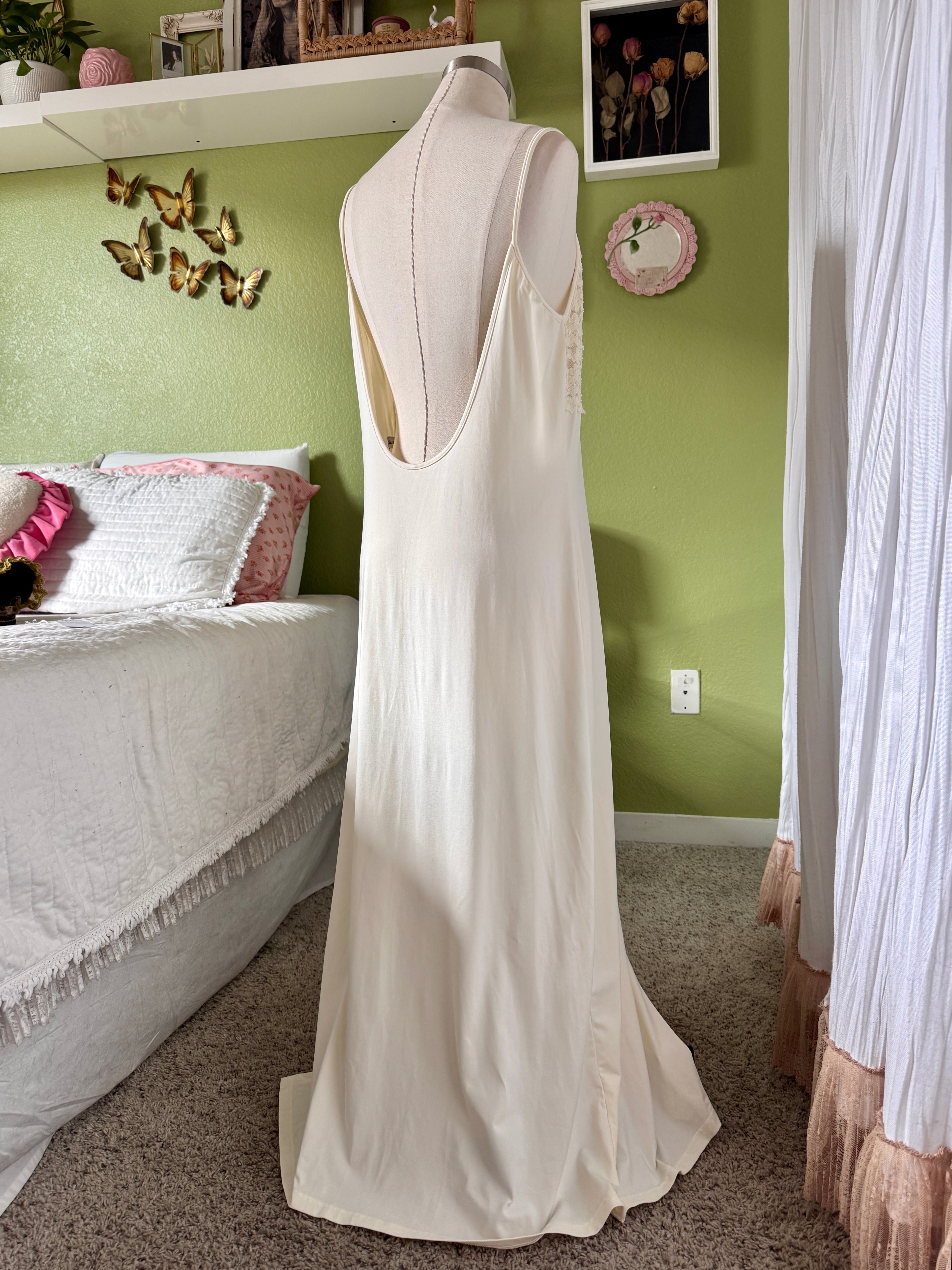 90s Cream Lace Scoop Neck Backless Whimsygoth Maxi Dress
