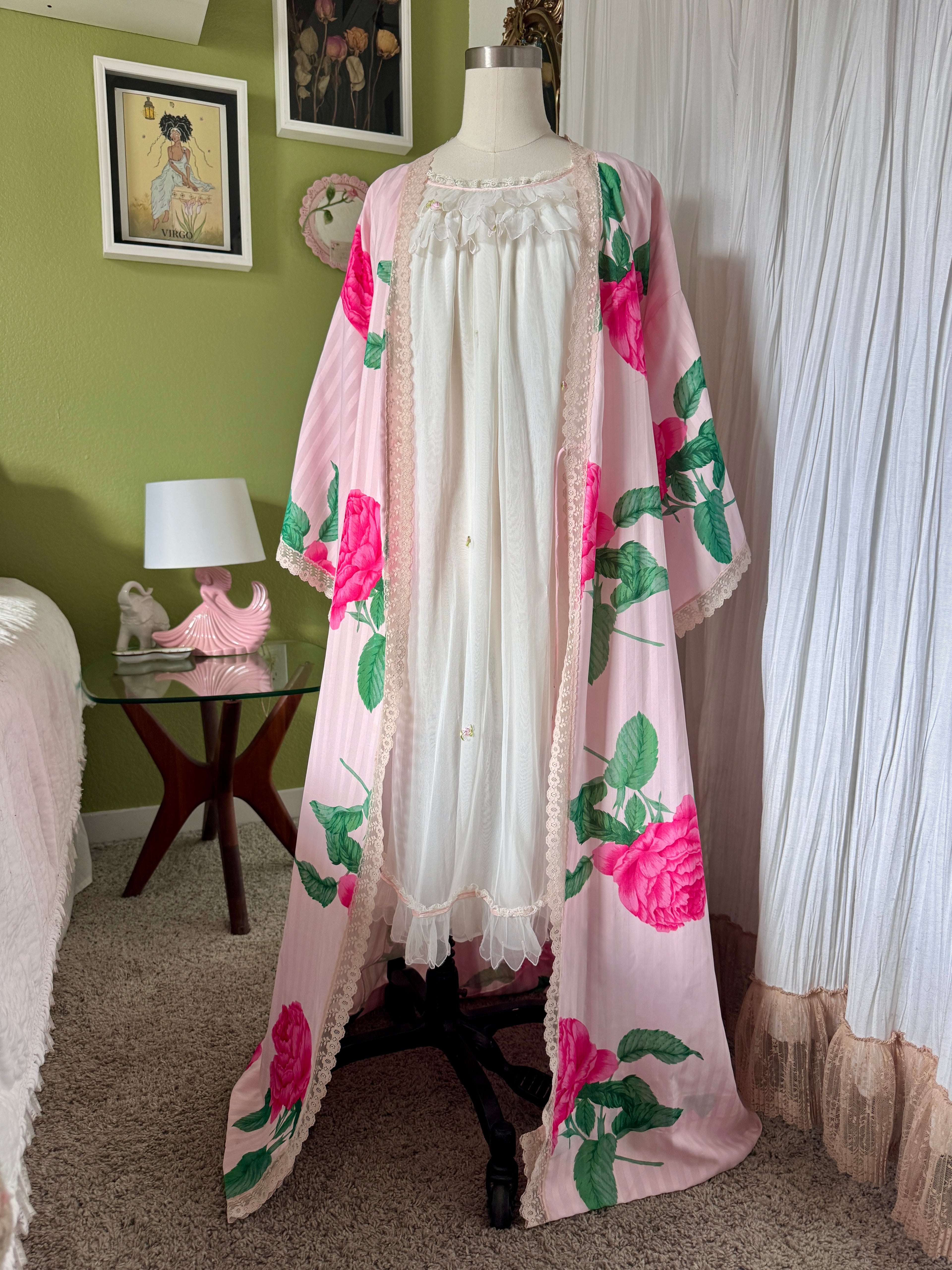 80s Baby Pink Floral Print Lace Trim Givenchy Robe (Made in USA)