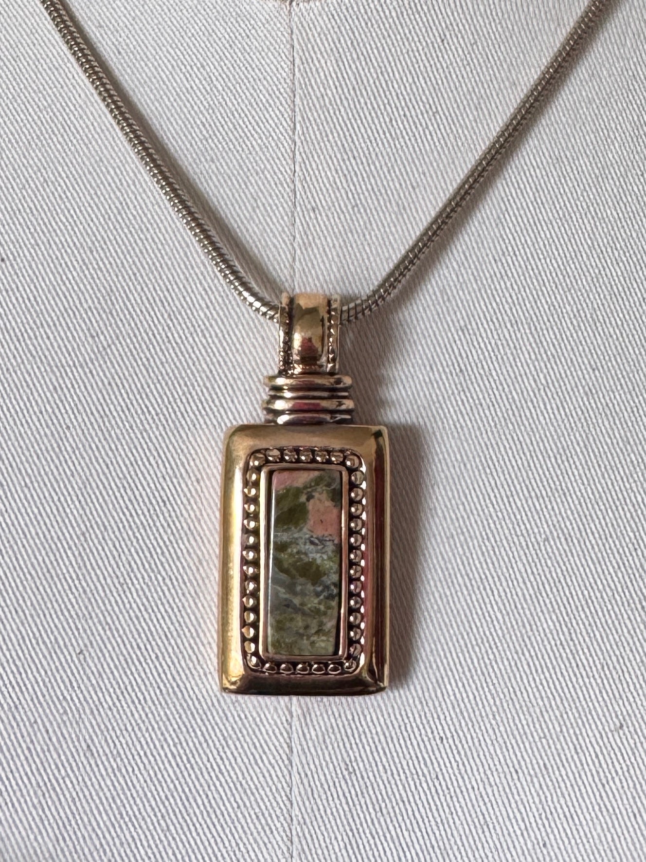 80s Gold Chain & Set Stone Pendant Necklace