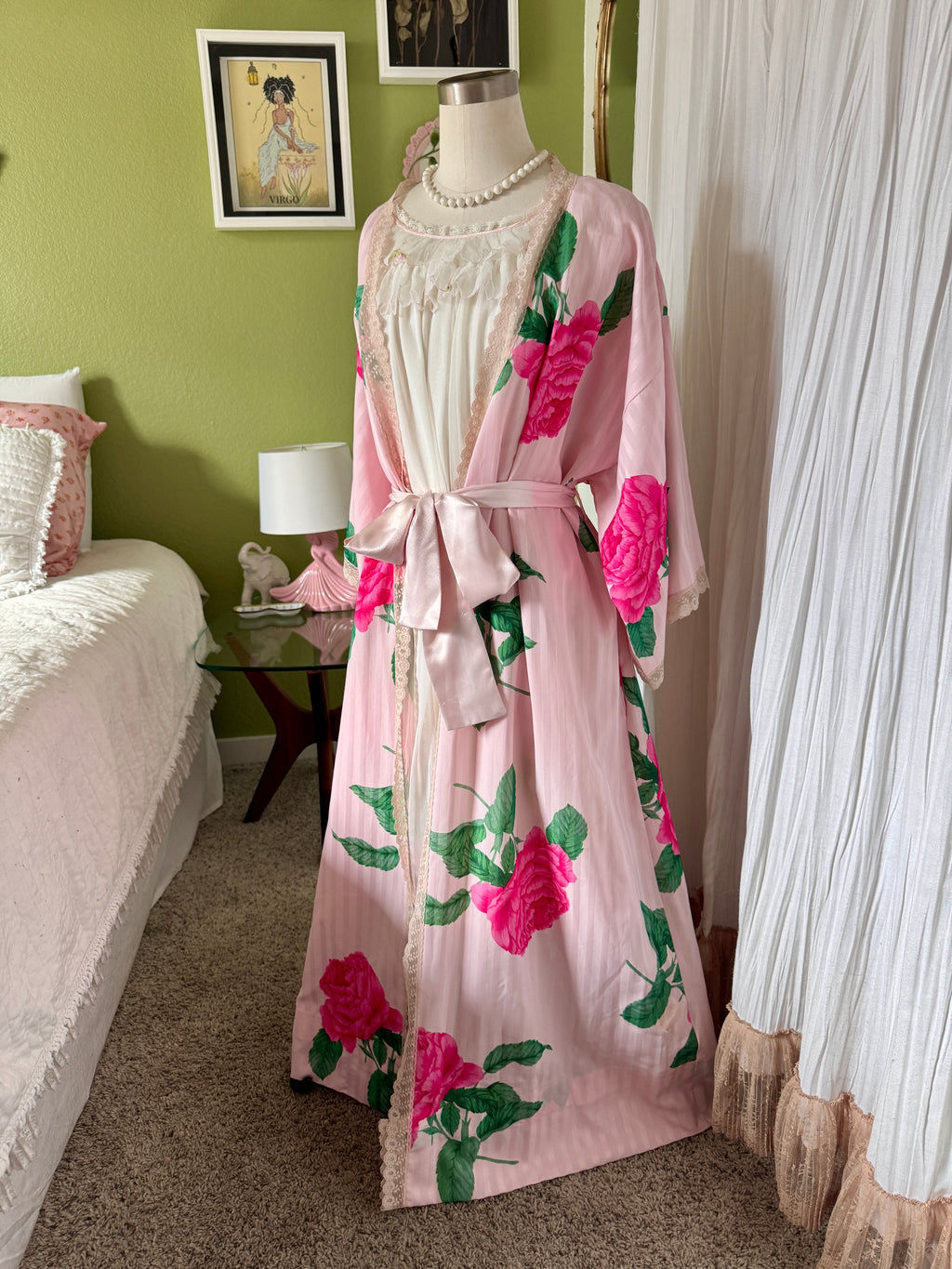 80s Baby Pink Floral Print Lace Trim Givenchy Robe (Made in USA)