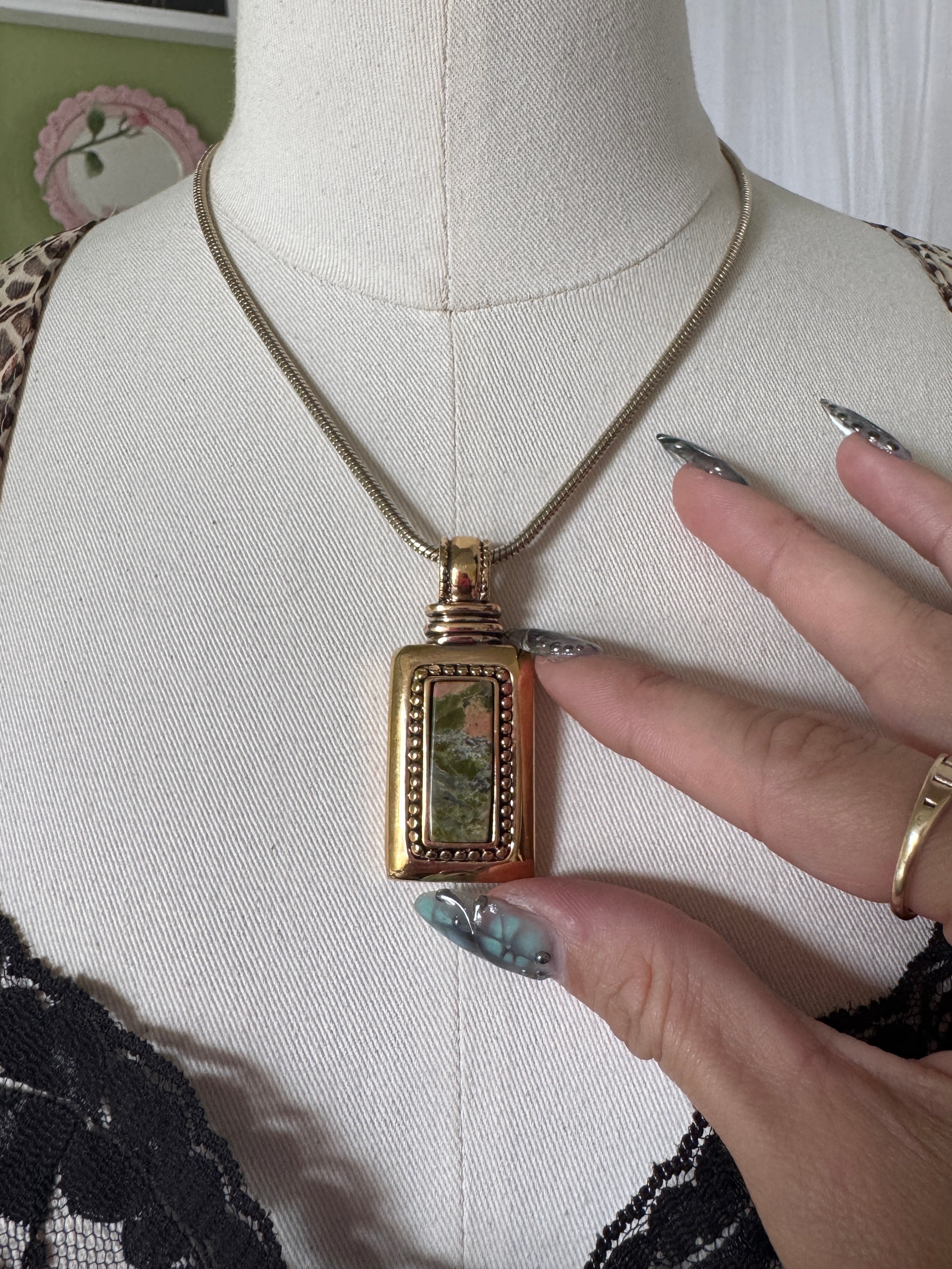 80s Gold Chain & Set Stone Pendant Necklace