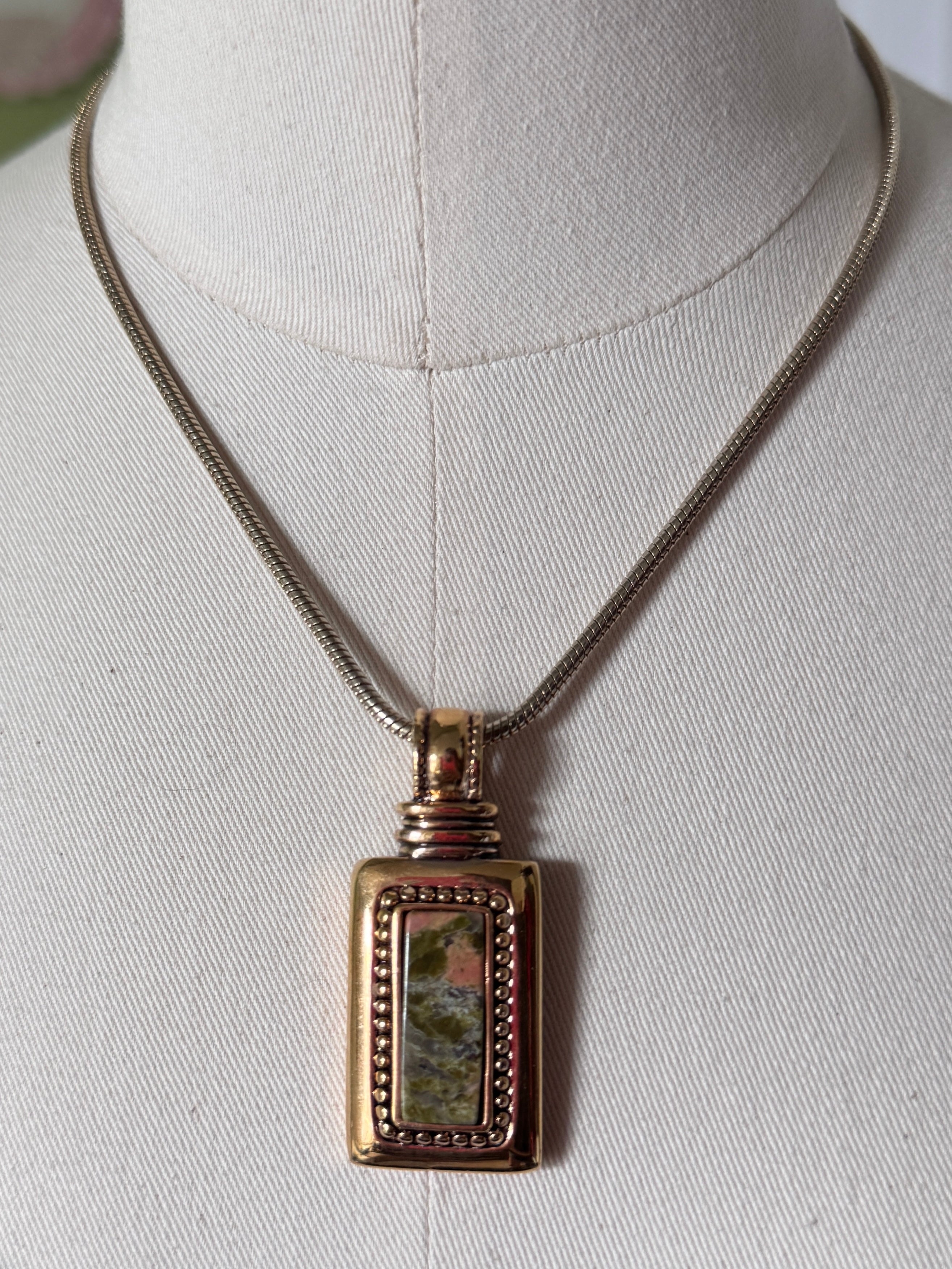 80s Gold Chain & Set Stone Pendant Necklace
