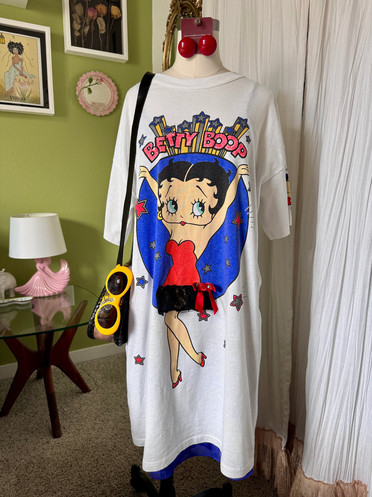 betty boop dress 90s Stars & Garter T-shirt – Soapbox Vintage 15/01 Luxury Dressing Table with The playful mesh feels SIZE:00
