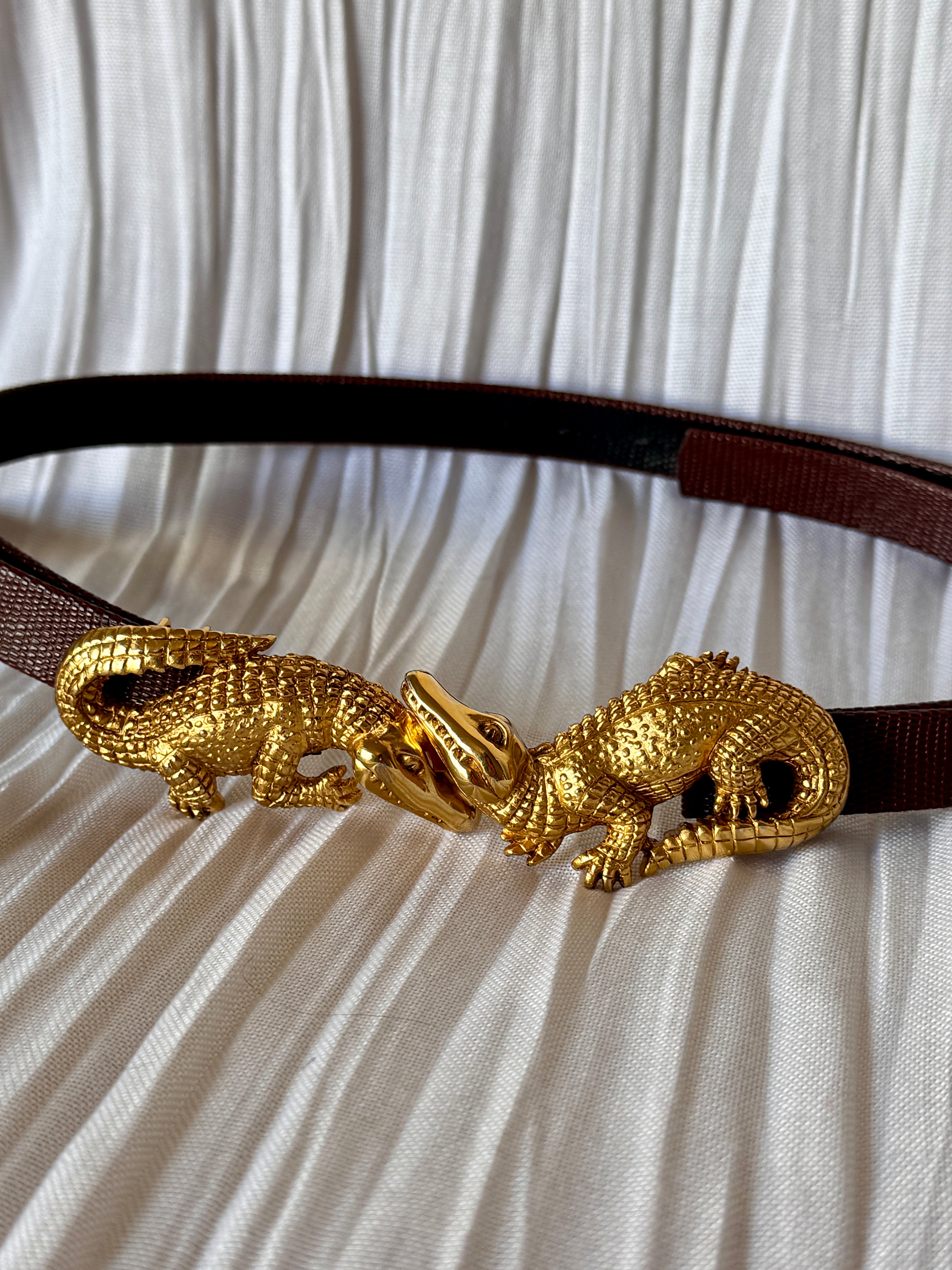 90s Gold Doreen Ryan Alligator Clasp Belt